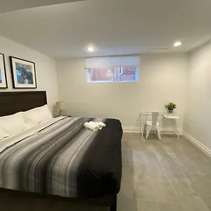 Homestay Yorkmills And Bayview !a Spacious And Modern Private Bdr With Shared Bathroom, Toronto