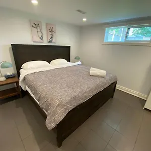 Homestay Yonge And Finch Subway !t Spacious And Modern Private Bdr With Shared Bathroom, Toronto