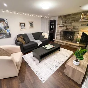 Apartment Spacious & Renovated 1bd W/parking, Toronto